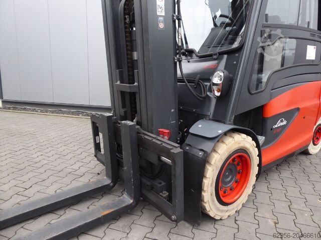 Electric 4-wheel forklift Linde E50HL-01/600