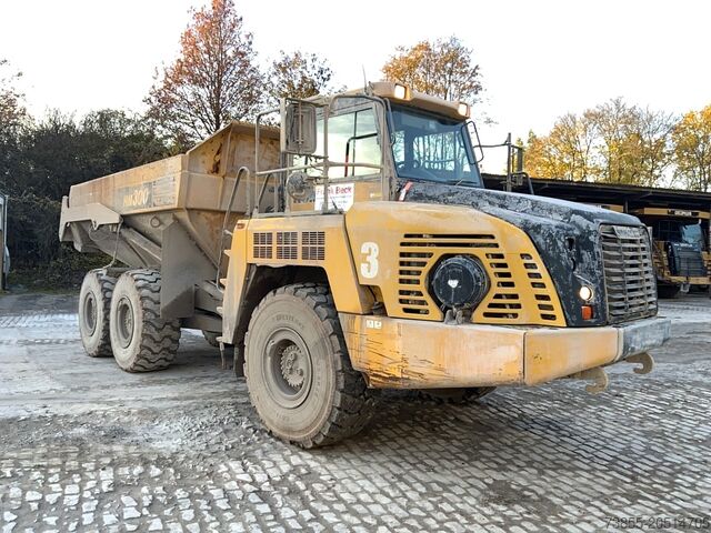 Šarnīru pašizgāzējs Komatsu HM300-3