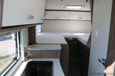 Полуинтегрированный автодом Carado VAN V337 Pro+
