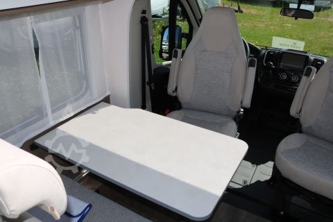 Полуинтегрированный автодом Carado VAN V337 Pro+