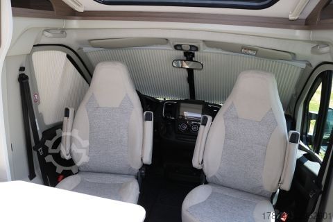 Полуинтегрированный автодом Carado VAN V337 Pro+