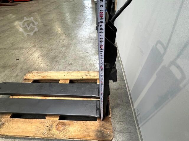 Hydraulické posuvné vidlice Durwen FEM 3a