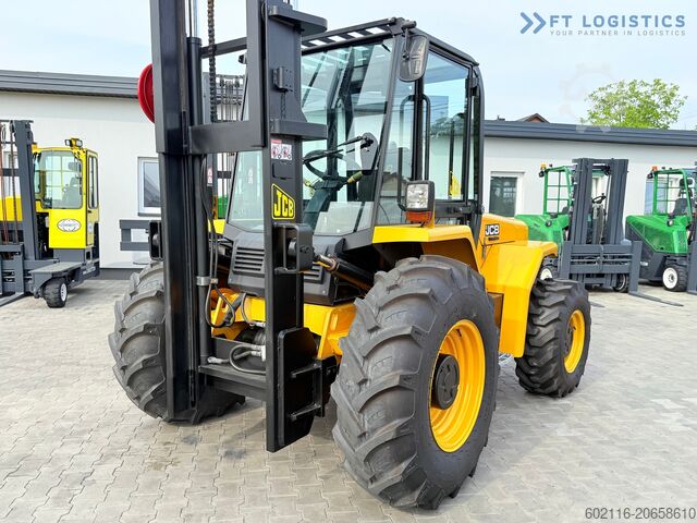 رافعة شوكية للطرق الوعرة JCB 940 / TRIPLEX 4500 / FREE-LIFT NEW TIRES