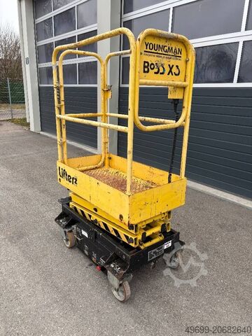 Angkat gunting Boss 4,55m Arbeitsbühne Personenlift, BJ 2013