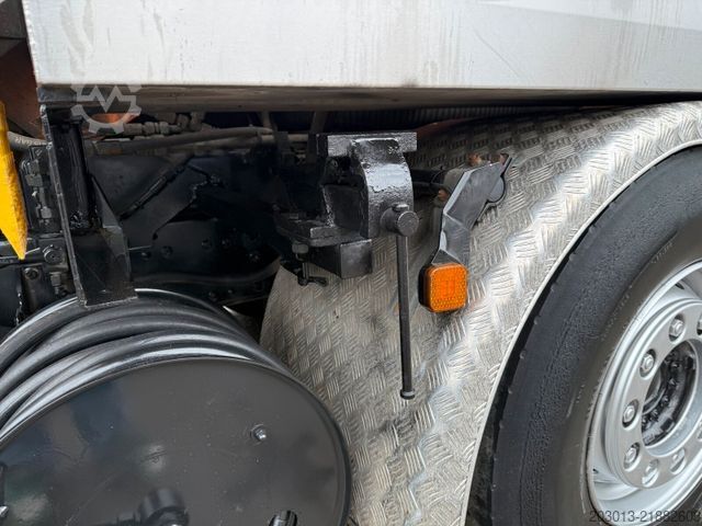 Saugwagen MAN TGS 28.440 6x2-4 BL Kanalreiniger Kombi MÜLLER