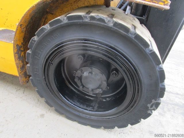 Dieselstapler Halla HDF30 - Triplex-Freihub + neuer Seitenschieber
