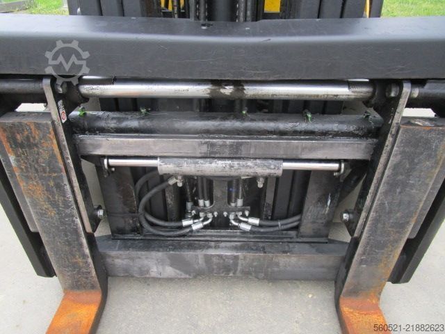 Dieselstapler Yale 3T - Triplex-Freihub 4,9m + ZINKENVERSTELLER