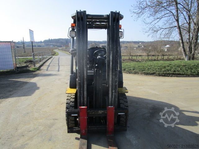 Dieselstapler Komatsu FD25T - Triplex-Freihub 4,70m + Seitenschieber