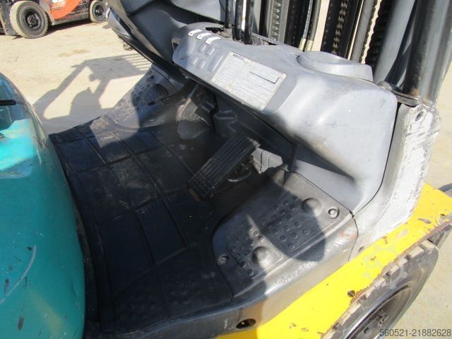 Dieselstapler Komatsu FD25T - Triplex-Freihub 4,70m + Seitenschieber