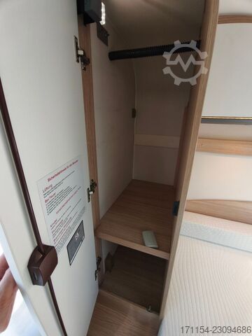 Halvintegrerad husbil SUNLIGHT T 69 S, Quensbett, SAT, Hubbett, Navi,1 Hand
