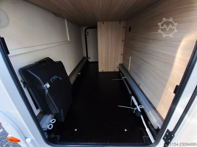 Halvintegrerad husbil SUNLIGHT T 69 S, Quensbett, SAT, Hubbett, Navi,1 Hand