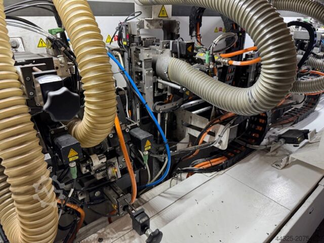 Stroj za jednostrano spajanje rubova HOMAG .