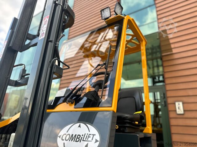 Xe nâng bốn hướng Combilift CB3000/LPG /2016 year/ Perfect condition