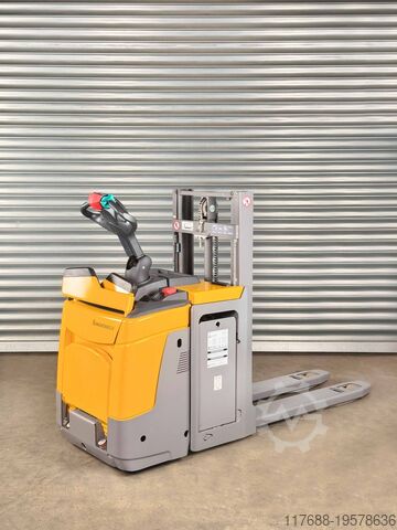 Yüksek kaldırma kamyonu sürücüsü Jungheinrich ERD 220 - Service Neu - Batterie 81% - 2,01m Hub - 2t