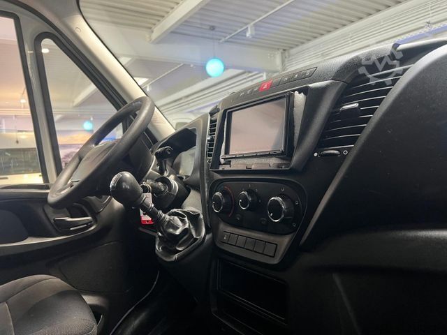 Pick-up van IVECO Daily 35S12 DoKa Pritsche*AHK=3.500Kg*1.Hand*