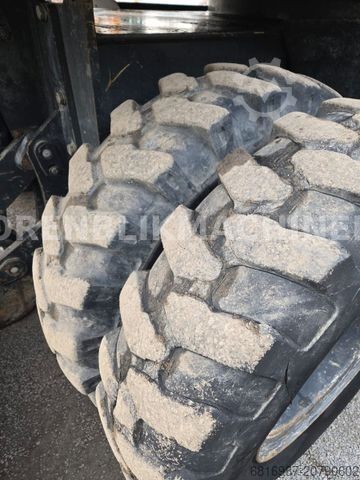 Mobile excavator KOMATSU PW180-7EO