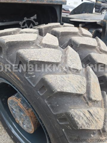 Mobile excavator HYUNDAI HW160