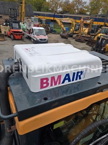 Mobile excavator HYUNDAI HW160