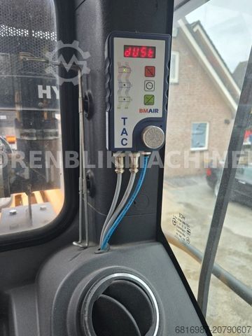 Mobile excavator HYUNDAI HW160