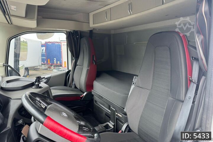 Chassis com cabina Volvo FH 540 Globetrotter, Euro 6, / 8x4 / ADR / Stee...