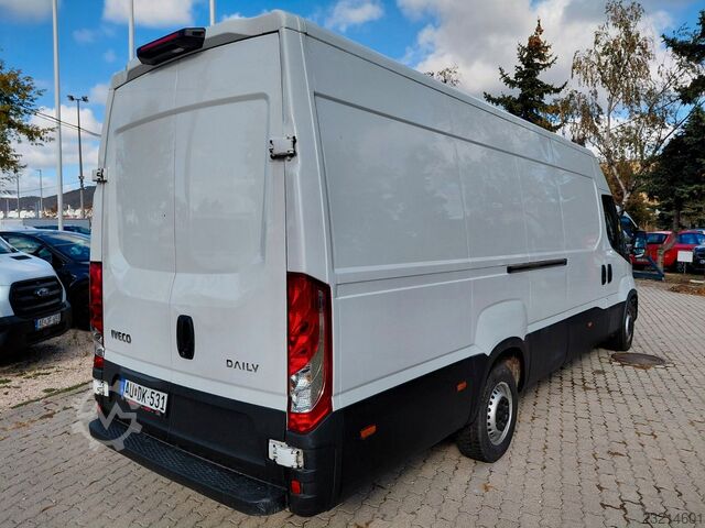 Slēgtais furgons IVECO Daily 2.3 35 C V Radstand 4100 L