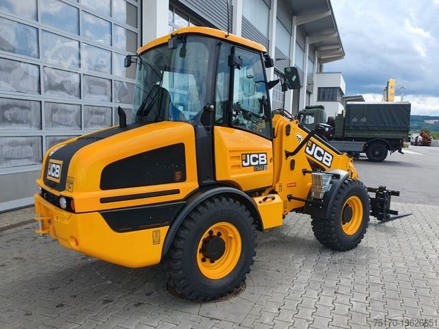 Челен товарач JCB TM 180 SV C / Neufahrzeug / Teleskop / Gabel