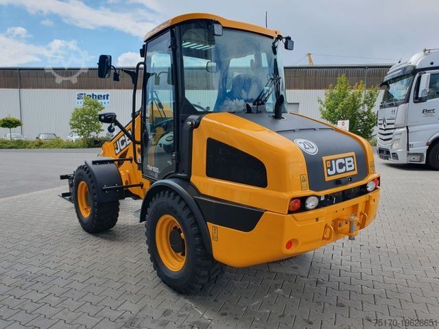 Челен товарач JCB TM 180 SV C / Neufahrzeug / Teleskop / Gabel