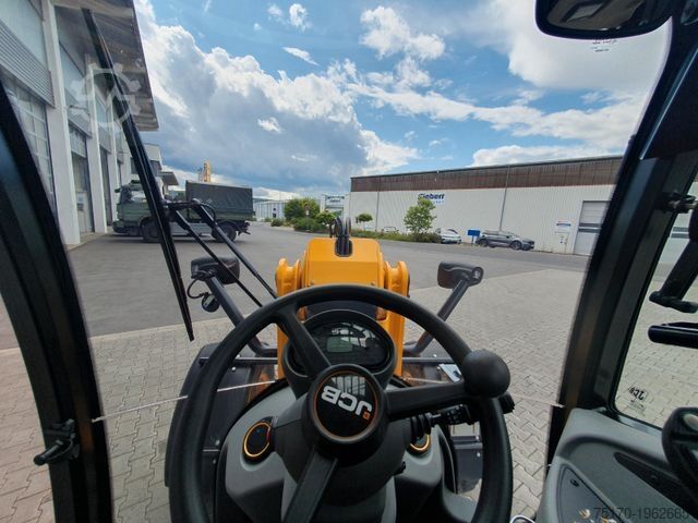 Челен товарач JCB TM 180 SV C / Neufahrzeug / Teleskop / Gabel
