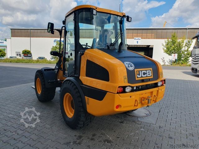Utovarivač na točkovima JCB 407 SV / Neufahrzeug / Gabel