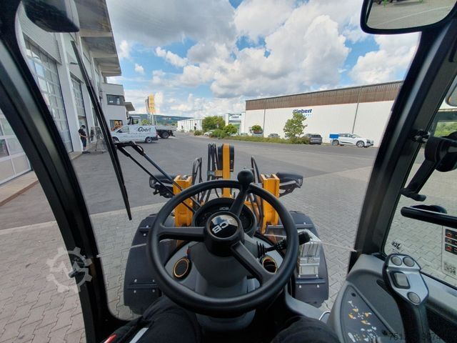 Utovarivač na točkovima JCB 407 SV / Neufahrzeug / Gabel