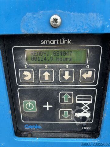 Xe nâng cắt kéo đã qua sử dụng Genie GS4047 (2017) với pin mới! GENIE GS4047