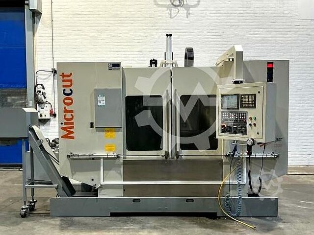 ماكينات التفريز Microcut VMC-1300 موديل 2005 Microcut VMC-1300