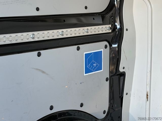 Панельний фургон MERCEDES-BENZ Vito 116 LANG 9G-TR MIXTO KLIMA NAVI KAMERA AHK