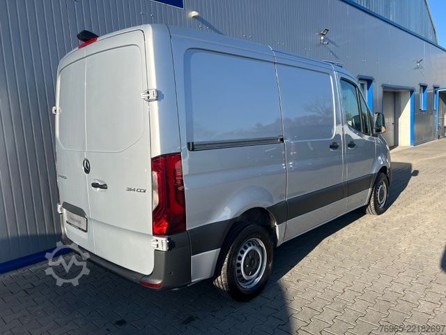 Skåpbil MERCEDES-BENZ Sprinter 314 AUTOMATIK NAVI TOTWINKEL KAMERA LED