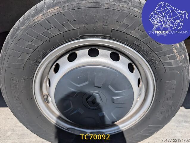 Plataforma elevatória Renault Master 145.35 nacelle klubb