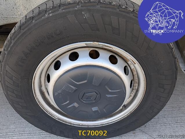 Plataforma elevatória Renault Master 145.35 nacelle klubb