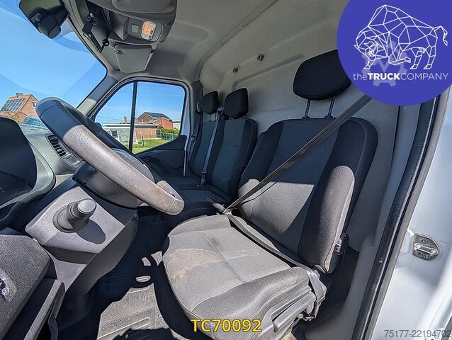 Plataforma elevatória Renault Master 145.35 nacelle klubb