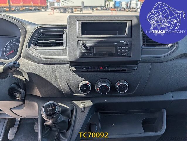 Plataforma elevatória Renault Master 145.35 nacelle klubb