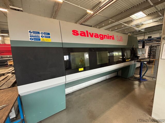 Machine de découpe laser Salvagnini L5