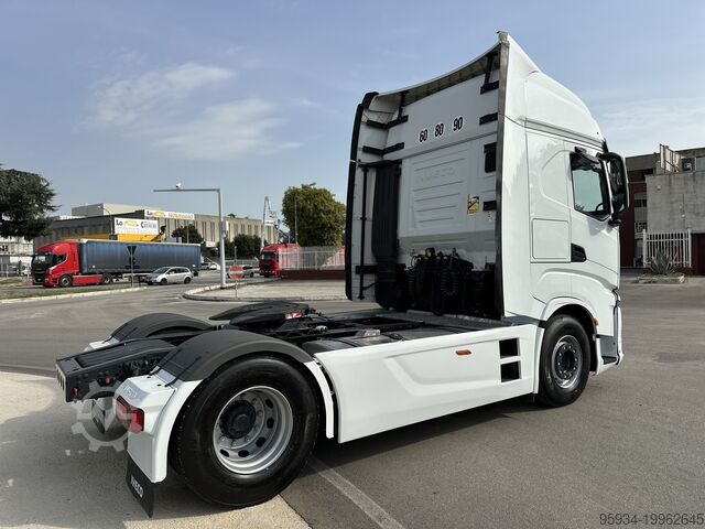 Standard road tractor Iveco Iveco Stralis S-Way 530