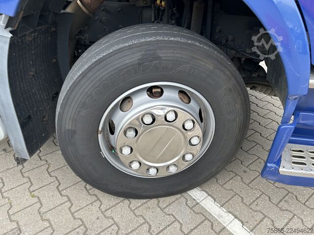 Standard-SZM Volvo FM 330 Globetrotter / 742 dkm / VEB+ / Spoilers...