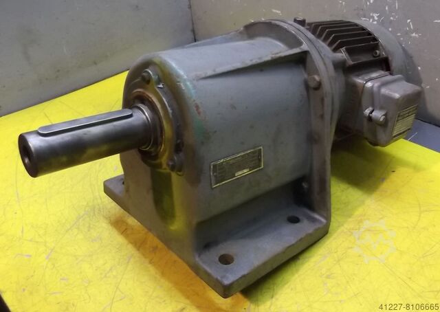 Motor gear 1.1 kW 16.5/33 rpm Bauer** DO43/105