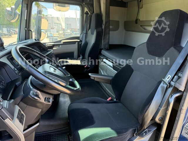 Стандартний тягач MAN TGX 18.510 XXL Intarder ACC LGS Standklima Navi