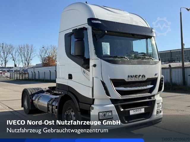 Standard tractor unit IVECO AS440S46T/P LNG / Intarder
