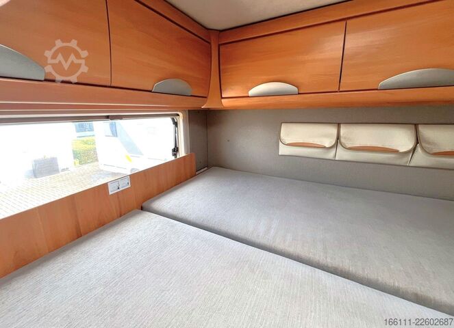 Integriertes Wohnmobil HYMER/ERIBA B 614 - Festbett- Klima -  - Solar -