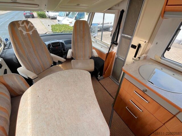 Integriertes Wohnmobil HYMER/ERIBA B 614 - Festbett- Klima -  - Solar -
