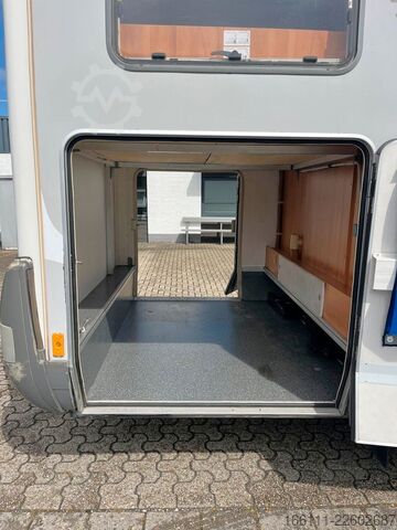 Integriertes Wohnmobil HYMER/ERIBA B 614 - Festbett- Klima -  - Solar -