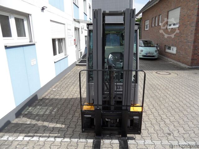 Chariot élévateur électrique à 3 roues Jungheinrich EFG 215 - Triplex - Doppelpedal - wenig Stunden