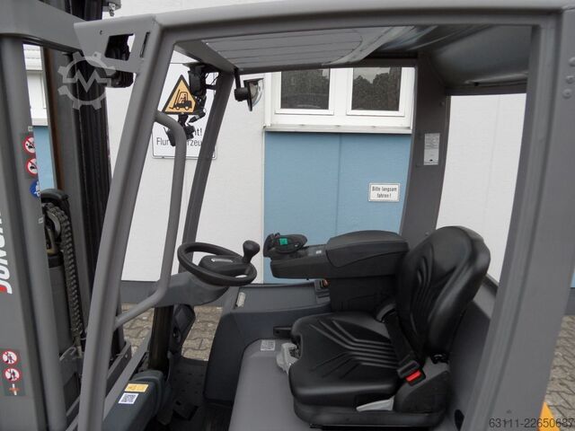 Chariot élévateur électrique à 3 roues Jungheinrich EFG 215 - Triplex - Baujahr 2022