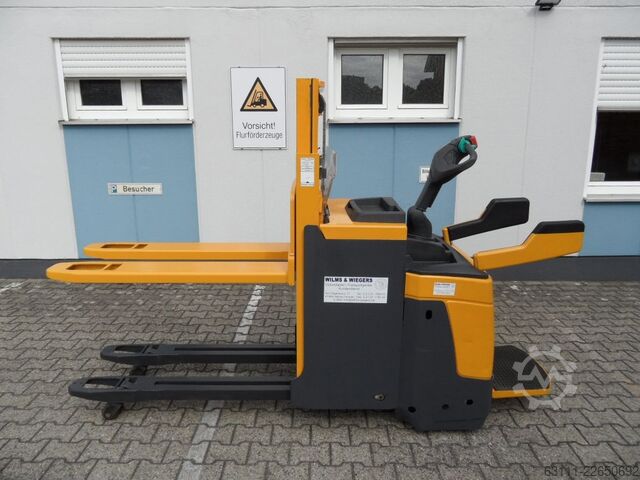 Gerbeur manuel Jungheinrich ERD 220 - NEUE Batterie - Plattform klappbar